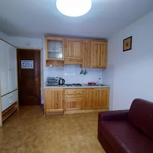  Apartament Breakfast Around The Mountains