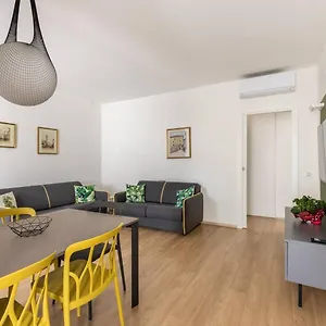 Apartment Valeria