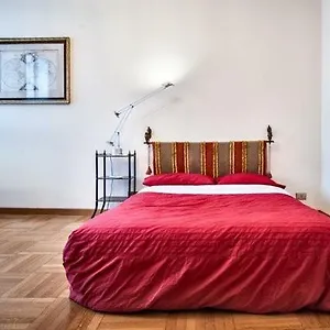  Apartment Piazza Duomo Italy